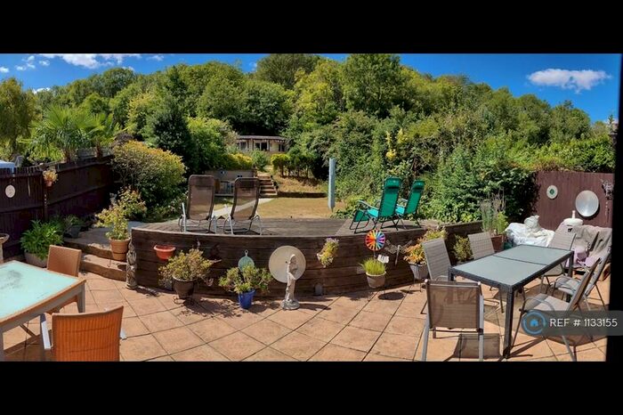 6 Bedroom Semi-Detached House To Rent In Old Lodge Lane, Purley, CR8