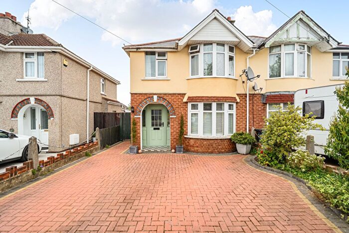 3 Bedroom Semi Detached House For Sale In Alvescot Road, Old Walcot, Swindon, SN3