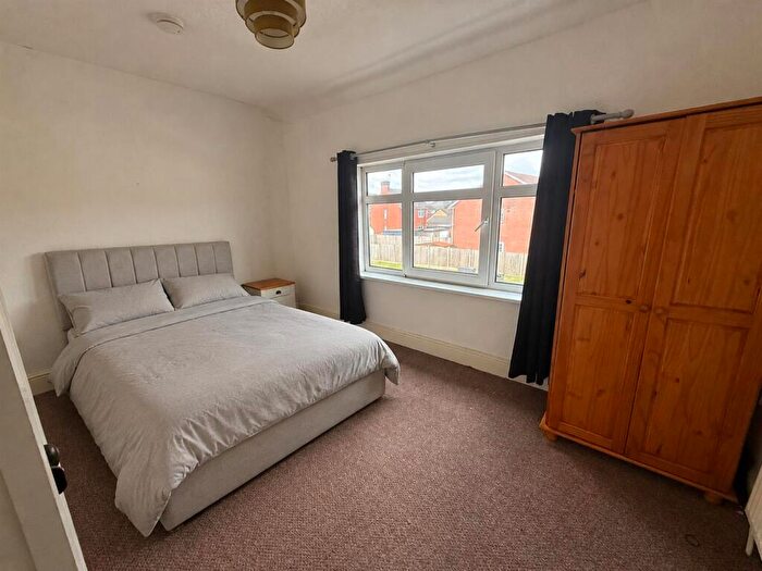 1 Bedroom House To Rent In *En-Suite Room* The Twitchell, Sutton-In-Ashfield, NG17
