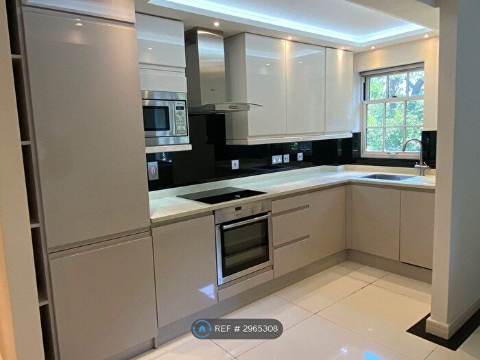 1 Bedroom Flat To Rent In Princes Road, Weybridge, KT13