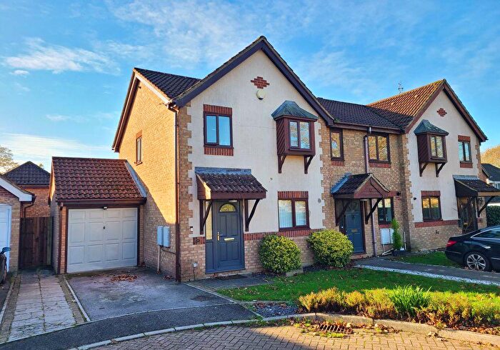 3 Bedroom Semi Detached House For Sale In Pentridge Way, Ashurst Bridge, SO40