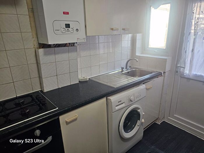 1 Bedroom Flat To Rent In Cavendish Gardens, Ilford, IG1