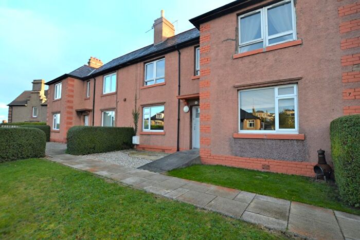 2 Bedroom Flat To Rent In Northfield Terrace, Edinburgh, EH8