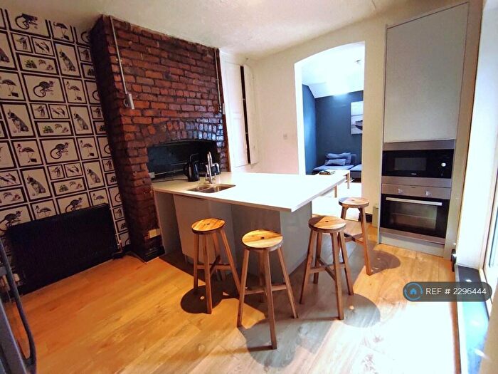 6 Bedroom Terraced House To Rent In Great Western Street, Manchester, M14