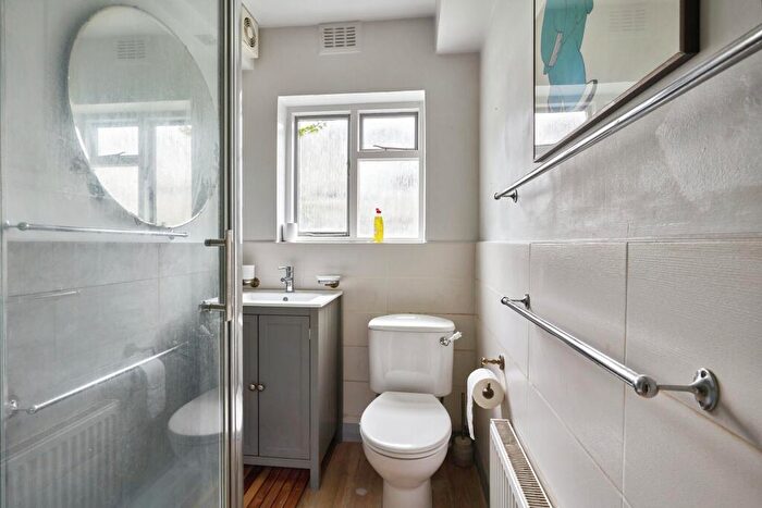 2 Bedroom Terraced House For Sale In Aldworth Road, London, E15