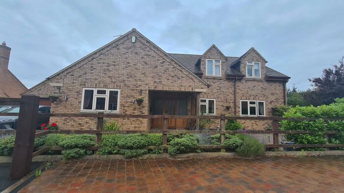 4 Bedroom House To Rent In Broomecroft, Walgrave, Northampton, NN6
