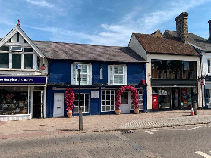 2 Bedroom Apartment For Sale In High Street, Berkhamsted, HP4