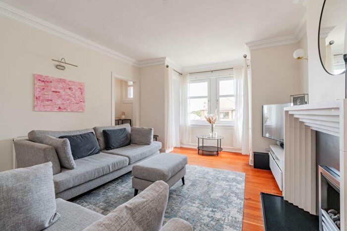 2 Bedroom Flat For Sale In Hailes Grove, Edinburgh, EH13