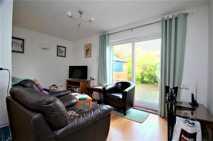 1 Bedroom Flat To Rent In Highclere Way, Worthing, BN13