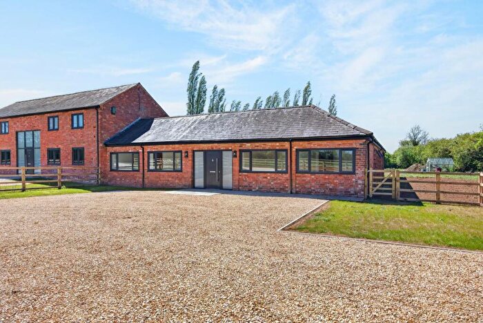 3 Bedroom Barn Conversion For Sale In Rectory Farm, Walgrave, Northamptonshire, NN6