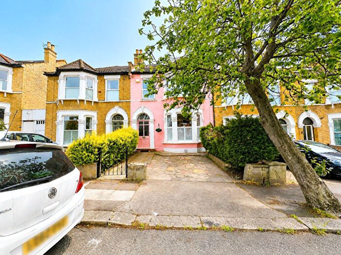 4 Bedroom Terraced House For Sale In Arngask Road, Catford, SE6