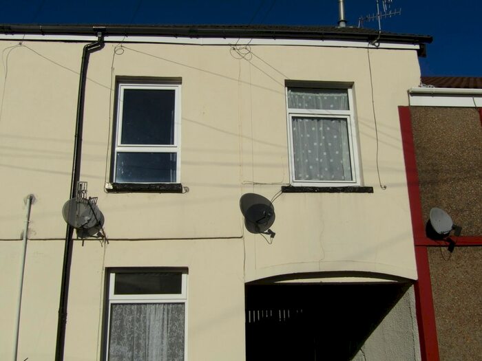 1 Bedroom flats to rent in Aberdare Railway Station, CF44, Mid