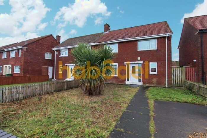 3 Bedroom Semi-Detached House To Rent In Hallside Road, Blyth, NE24