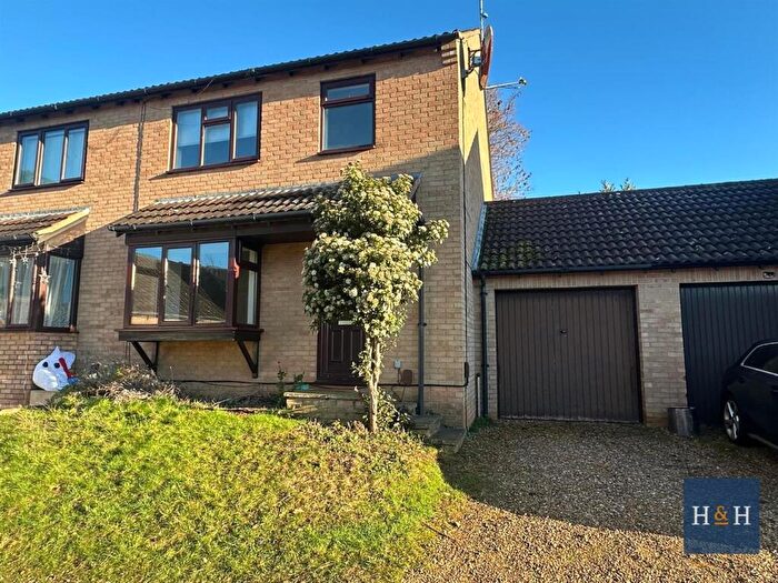 3 Bedroom House To Rent In Sentinel Road, Hunsbury Hill -, NN4