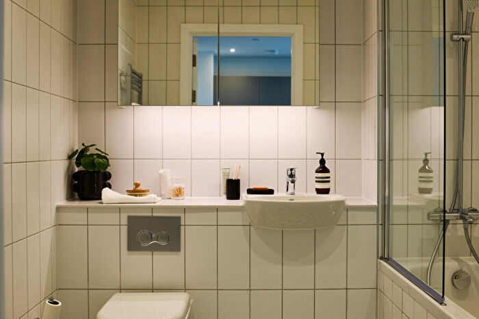Apartment To Rent In Uncle Leeds, Whitehall, Leeds, LS12