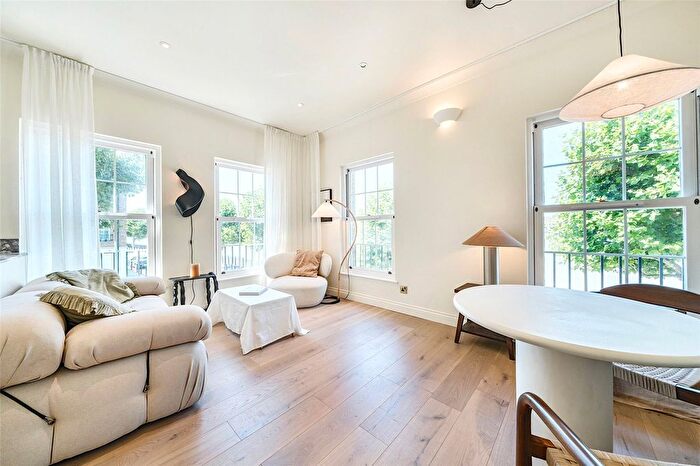 2 Bedroom Flat To Rent In Sophia Square, Rotherhithe, SE16