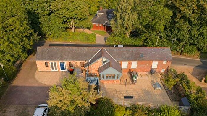 4 Bedroom Barn Conversion For Sale In Sharpenhoe Road, Streatley, Beds, LU3