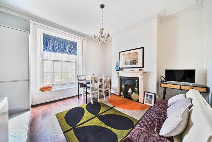 2 Bedroom Flat For Sale In Shooters Hill Road, Blackheath, London, SE3