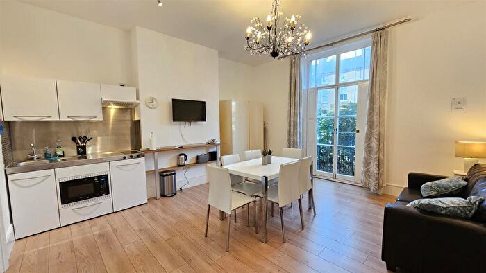 1 Bedroom Flat To Rent In Flat, Newmarket Road, Cambridge, CB5