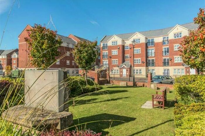 3 Bedroom Flat To Rent In Victoria Court, Sunderland, SR2