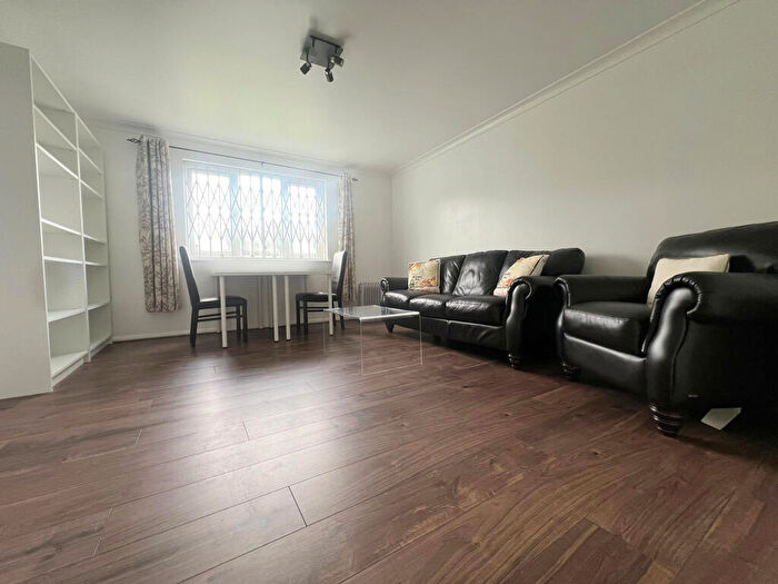 2 Bedroom Apartment To Rent In John Silkin Lane, Surrey Quays, SE8
