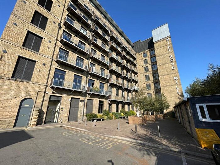 1 Bedroom Apartment For Sale In Huddersfield Road, Brighouse, HD6