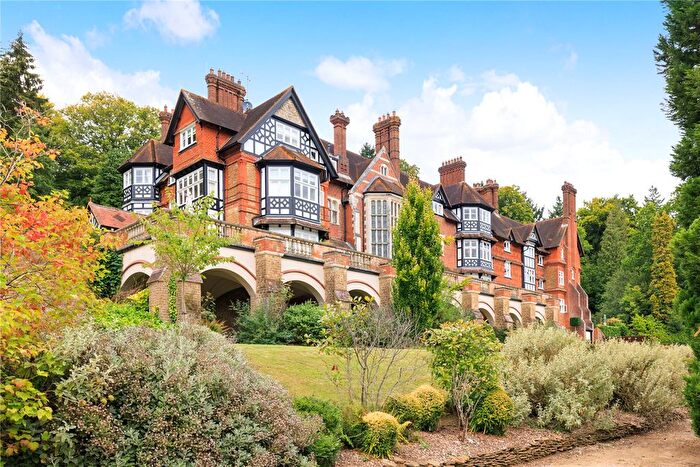 4 Bedroom Flat For Sale In Snowdenham Hall, Snowdenham Lane, Bramley, Guildford, GU5