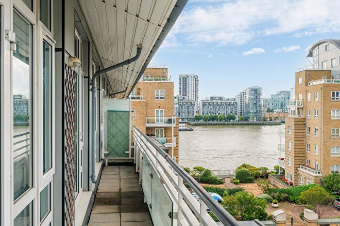 2 Bedroom Flat For Sale In St. Davids Square, London, E14