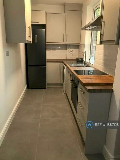 2 Bedroom Terraced House To Rent In Lytton Road, Leicester, LE2