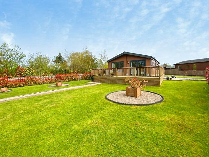 2 Bedroom Mobile/park Home For Sale In Dalton Bridge, Dalton, Thirsk, YO7
