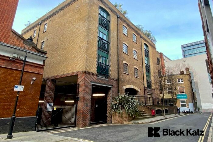 2 Bedroom Flat To Rent In Lion Court, Shand Street, London Bridge, SE1