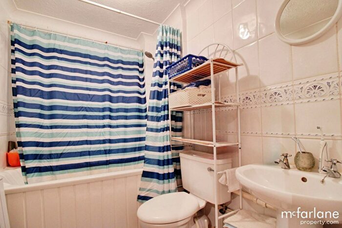 3 Bedroom Terraced House For Sale In Edale Moor, Swindon, SN3