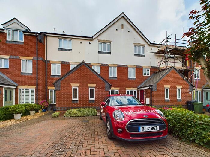 3 Bedroom Town House To Rent In Old Mill Close, Hereford, HR4