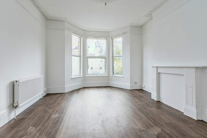 1 Bedroom Flat To Rent In Lincoln Road, London, N2