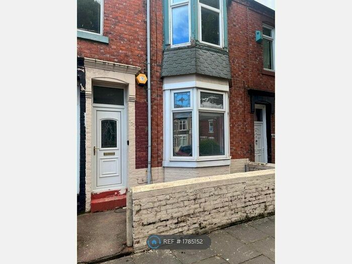 2 Bedroom Flat To Rent In Wharton Street, South Shields, NE33