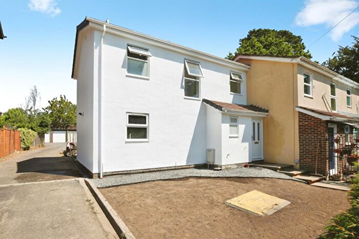 3 Bedroom Semi Detached House For Sale In Cleveland Drive, Fareham, PO14