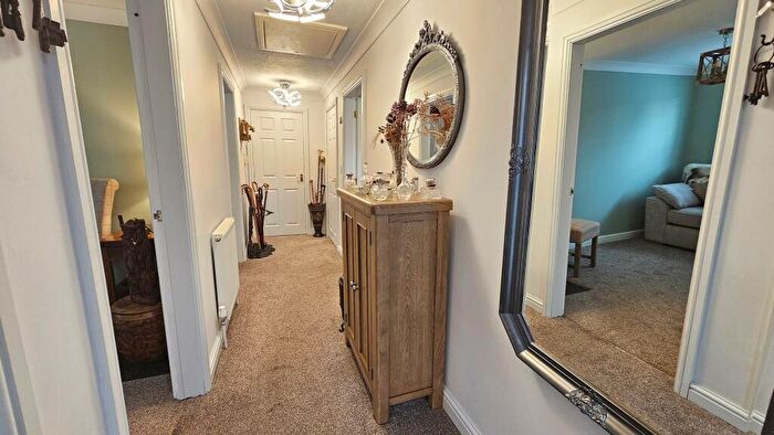 2 Bedroom Detached Bungalow For Sale In Maple Grove, Heckington, NG34