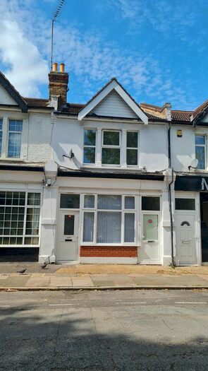 2 Bedroom Flat To Rent In Station Road, London, W7