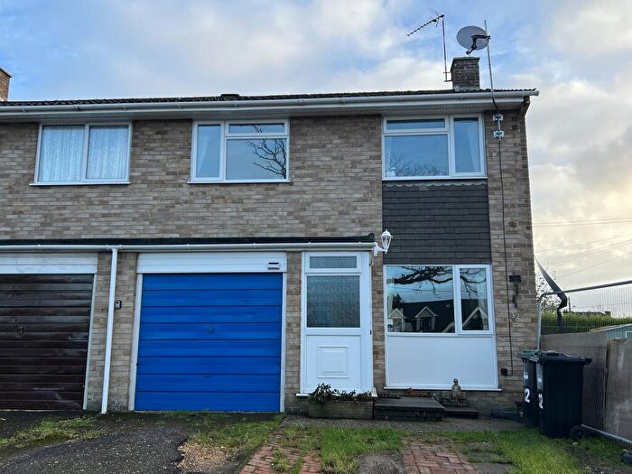 3 Bedroom Terraced House For Sale In Oak Road, New Milton, Hampshire., BH25