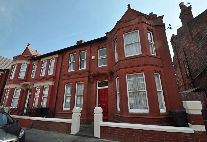 4 Bedroom Semi Detached House For Sale In Winstanley Road, Waterloo, L22