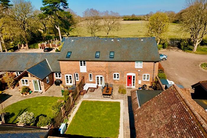 4 Bedroom Semi-Detached House For Sale In The Walled Garden, Leighton Buzzard, Bedfordshire, LU7