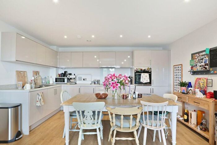 2 Bedroom Apartment To Rent In Warren Court, Lomond Grove, London, SE5