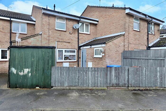 3 Bedroom Terraced House For Sale In Lapwing Close, Bransholme, Hull, HU7