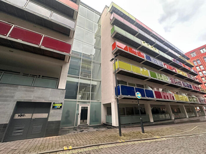 2 Bedroom Apartment To Rent In Concord Street, Leeds, West Yorkshire, LS2