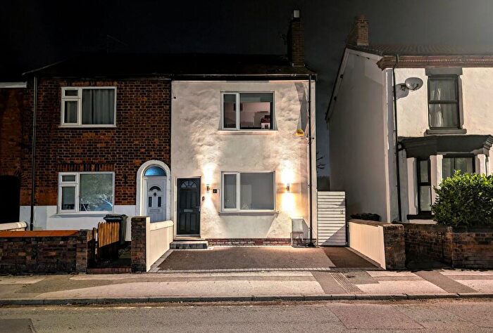 2 Bedroom End Of Terrace House For Sale In Manchester Road, Northwich, Cheshire, CW9