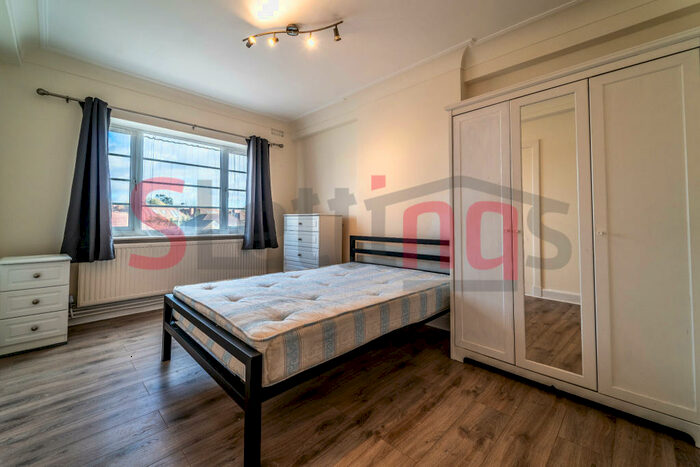 4 Bedroom Apartment To Rent In Kennyland Court, Hendon Way, NW4