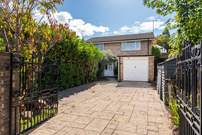 4 Bedroom Detached House For Sale In Furlong Road, Westcott, RH4