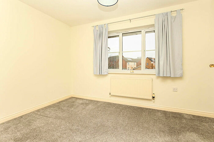 2 Bedroom End Of Terrace House For Sale In Abbots Close, Kettering, NN15