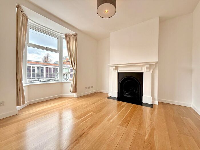 5 Bedroom House To Rent In Foster Street, Maidstone, ME15