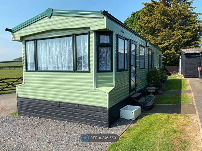 2 Bedroom Mobile/park Home To Rent In Hazeleigh Hall Lane, Woodham Mortimer, Maldon, CM9